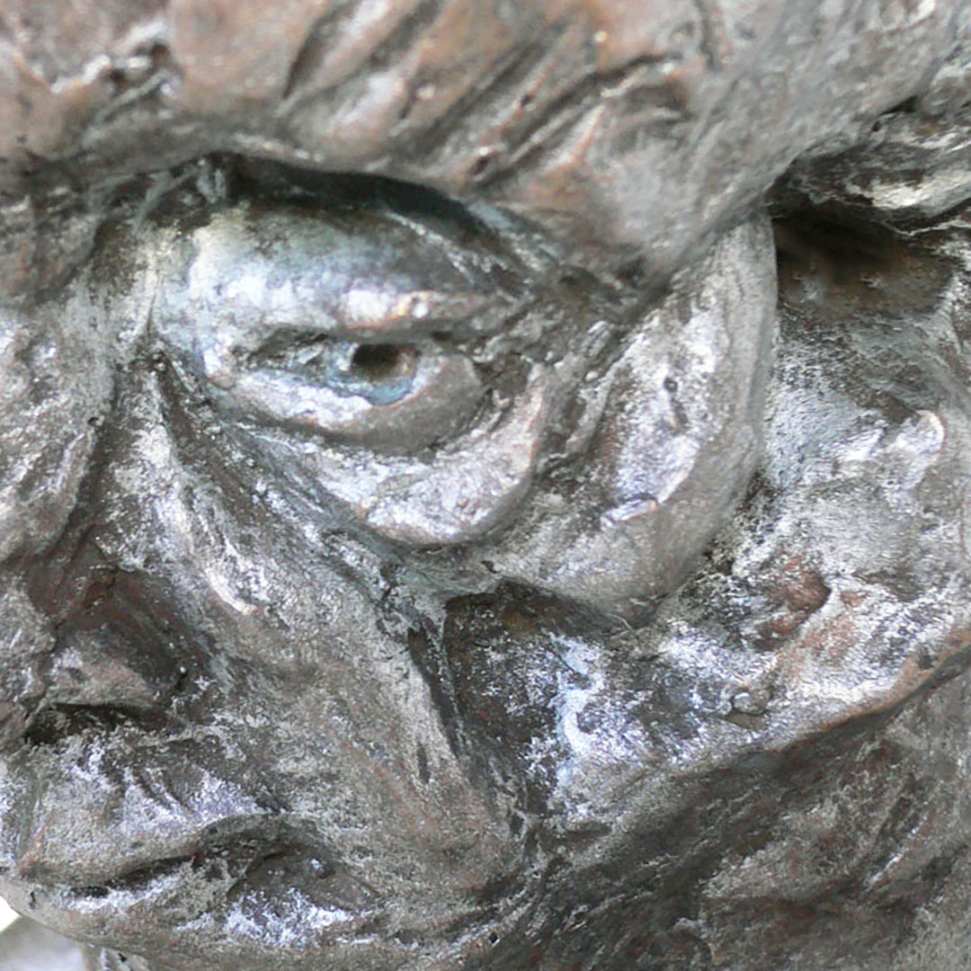 La mirada ausente - Escultura / Sculpture. Medium: Bronze 1/8, Year: 2006. — Estela Currao.